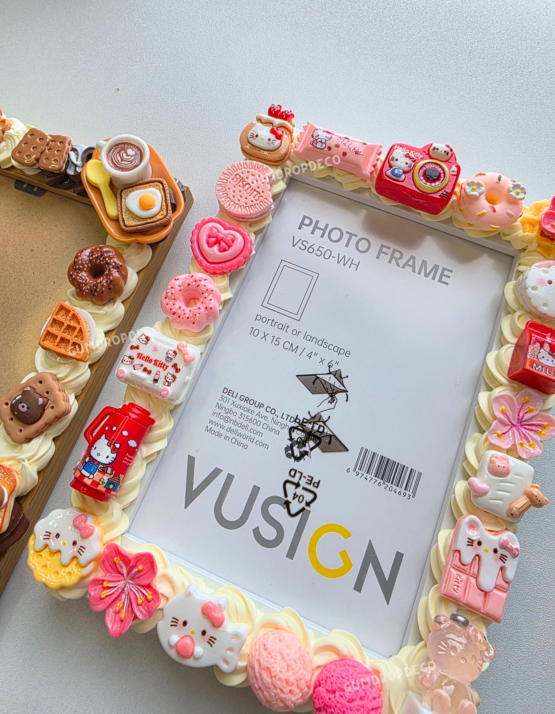 Unique handmade decoden photo frame – customizable design, ideal as a personal keepsake or thoughtful gift.